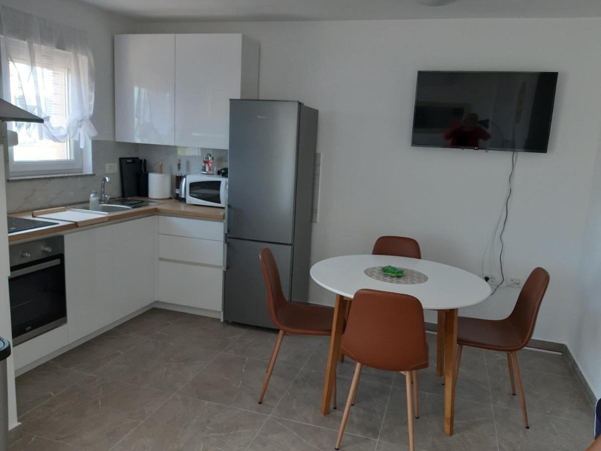 Gita Apartmani Čižići Exterior foto